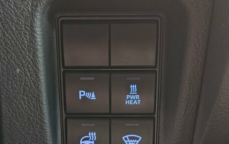 Toyota Land Cruiser Prado 150 рестайлинг 2, 2018 год, 3 750 000 рублей, 19 фотография