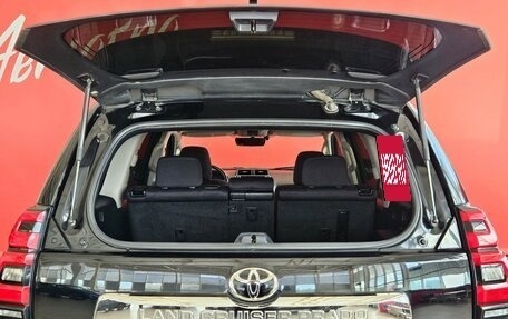 Toyota Land Cruiser Prado 150 рестайлинг 2, 2018 год, 3 750 000 рублей, 23 фотография
