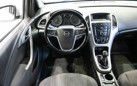 Opel Astra J, 2011 год, 869 900 рублей, 11 фотография
