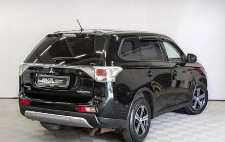 Mitsubishi Outlander III рестайлинг 3, 2014 год, 1 590 000 рублей, 5 фотография