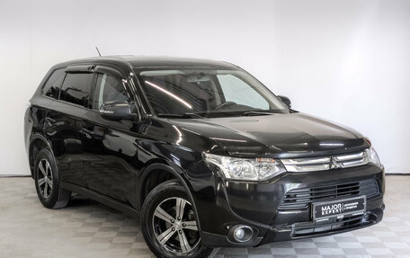 Mitsubishi Outlander III рестайлинг 3, 2014 год, 1 590 000 рублей, 3 фотография