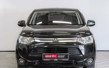Mitsubishi Outlander III рестайлинг 3, 2014 год, 1 590 000 рублей, 2 фотография