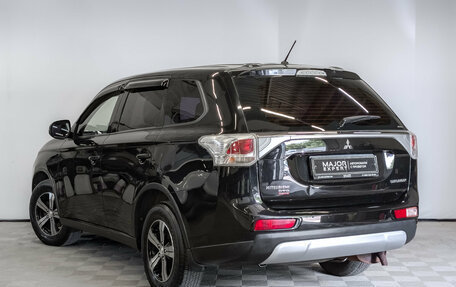 Mitsubishi Outlander III рестайлинг 3, 2014 год, 1 590 000 рублей, 7 фотография