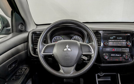 Mitsubishi Outlander III рестайлинг 3, 2014 год, 1 590 000 рублей, 21 фотография