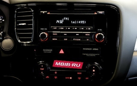 Mitsubishi Outlander III рестайлинг 3, 2014 год, 1 590 000 рублей, 15 фотография