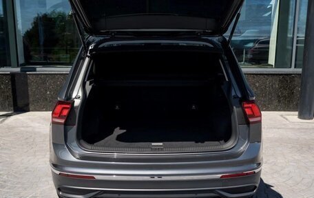 Volkswagen Tiguan II, 2022 год, 2 850 000 рублей, 6 фотография