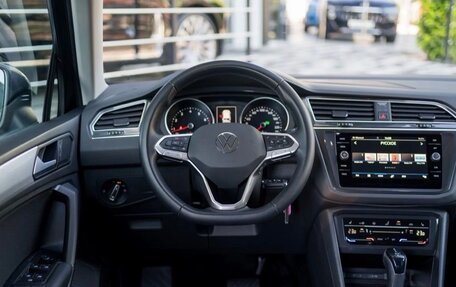 Volkswagen Tiguan II, 2022 год, 2 850 000 рублей, 15 фотография