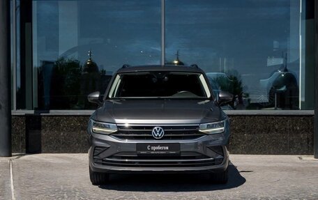 Volkswagen Tiguan II, 2022 год, 2 850 000 рублей, 8 фотография