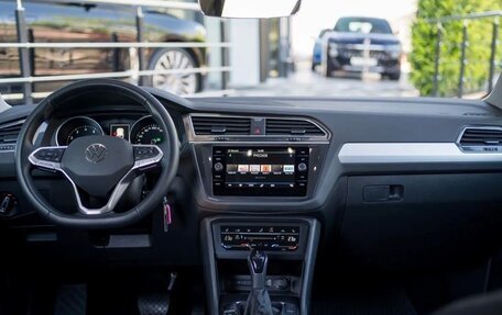 Volkswagen Tiguan II, 2022 год, 2 850 000 рублей, 11 фотография