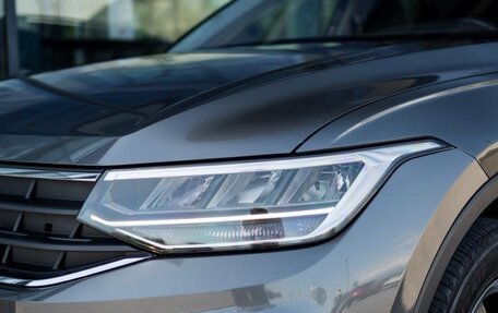 Volkswagen Tiguan II, 2022 год, 2 850 000 рублей, 12 фотография