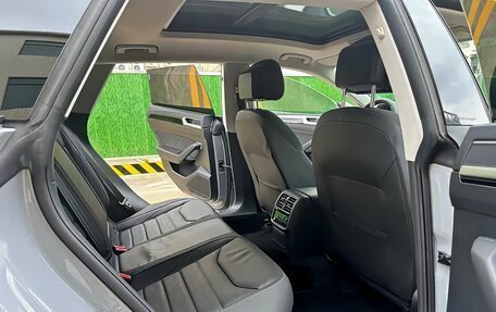 Volkswagen Passat CC, 2022 год, 3 012 000 рублей, 14 фотография