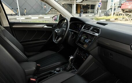 Volkswagen Tiguan II, 2021 год, 3 500 000 рублей, 6 фотография