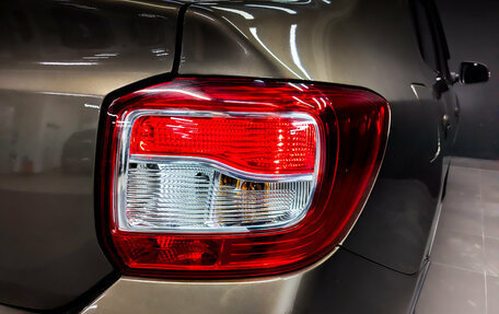 Renault Logan II, 2018 год, 1 040 000 рублей, 26 фотография