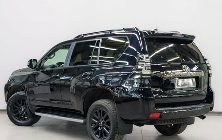 Toyota Land Cruiser Prado 150 рестайлинг 2, 2021 год, 6 590 000 рублей, 7 фотография