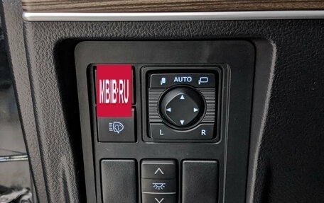 Toyota Land Cruiser Prado 150 рестайлинг 2, 2021 год, 6 590 000 рублей, 30 фотография