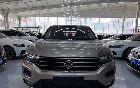 Volkswagen T-Roc I, 2022 год, 1 580 000 рублей, 2 фотография