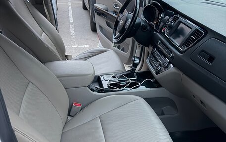 KIA Carnival III, 2019 год, 2 750 000 рублей, 2 фотография