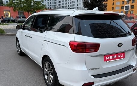 KIA Carnival III, 2019 год, 2 750 000 рублей, 13 фотография