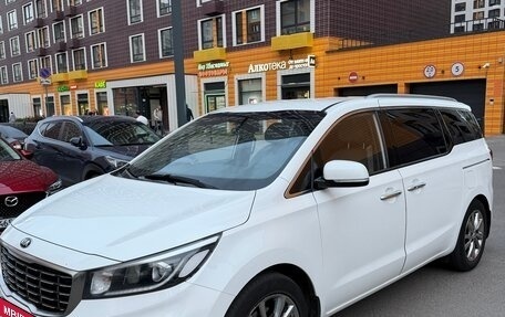 KIA Carnival III, 2019 год, 2 750 000 рублей, 14 фотография
