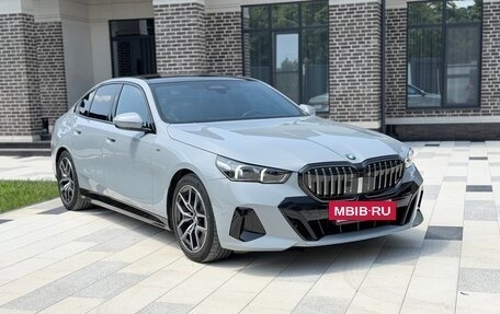 BMW 5 серия, 2024 год, 7 777 777 рублей, 3 фотография