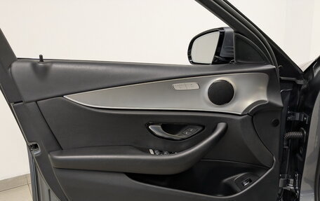 Mercedes-Benz E-Класс, 2018 год, 2 850 000 рублей, 19 фотография