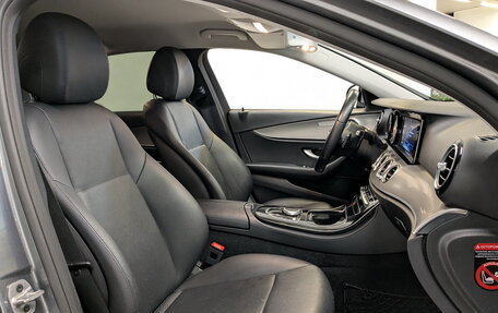 Mercedes-Benz E-Класс, 2018 год, 2 850 000 рублей, 24 фотография
