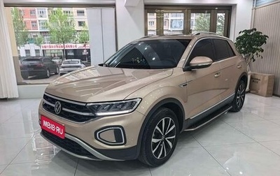 Volkswagen T-Roc I, 2023 год, 1 600 000 рублей, 1 фотография