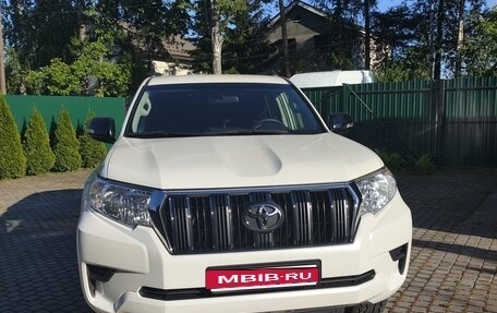 Toyota Land Cruiser Prado 150 рестайлинг 2, 2021 год, 5 550 000 рублей, 1 фотография