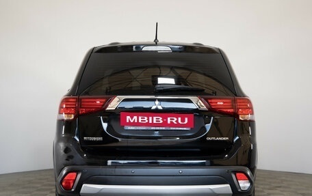 Mitsubishi Outlander III рестайлинг 3, 2016 год, 1 549 000 рублей, 7 фотография