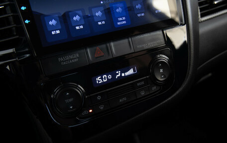 Mitsubishi Outlander III рестайлинг 3, 2016 год, 1 549 000 рублей, 17 фотография