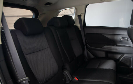 Mitsubishi Outlander III рестайлинг 3, 2016 год, 1 549 000 рублей, 13 фотография