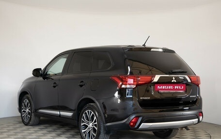Mitsubishi Outlander III рестайлинг 3, 2016 год, 1 549 000 рублей, 8 фотография