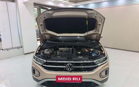Volkswagen T-Roc I, 2023 год, 1 600 000 рублей, 7 фотография