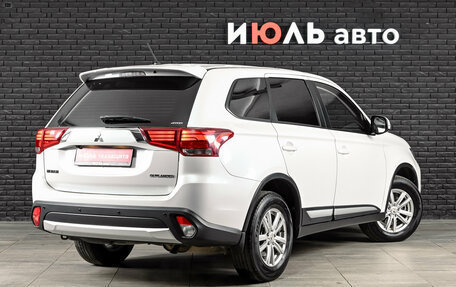 Mitsubishi Outlander III рестайлинг 3, 2016 год, 1 950 000 рублей, 4 фотография