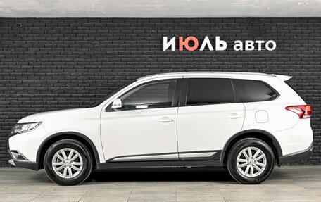 Mitsubishi Outlander III рестайлинг 3, 2016 год, 1 950 000 рублей, 8 фотография