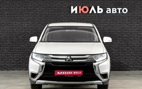 Mitsubishi Outlander III рестайлинг 3, 2016 год, 1 950 000 рублей, 2 фотография