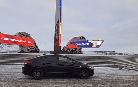 Hyundai Elantra VI рестайлинг, 2017 год, 1 100 000 рублей, 9 фотография