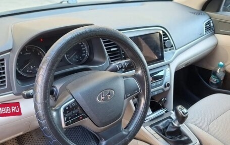 Hyundai Elantra VI рестайлинг, 2017 год, 1 100 000 рублей, 2 фотография