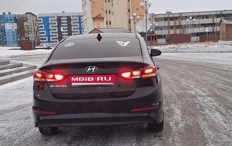Hyundai Elantra VI рестайлинг, 2017 год, 1 100 000 рублей, 7 фотография