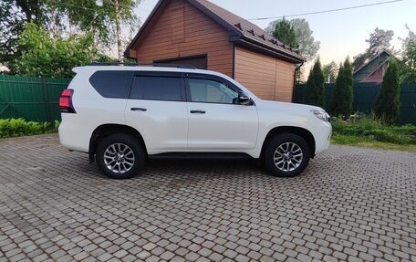 Toyota Land Cruiser Prado 150 рестайлинг 2, 2021 год, 5 550 000 рублей, 14 фотография