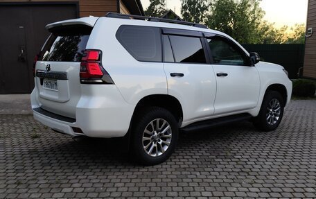 Toyota Land Cruiser Prado 150 рестайлинг 2, 2021 год, 5 550 000 рублей, 10 фотография