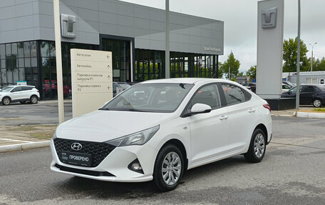 Hyundai Solaris II рестайлинг, 2021 год, 1 635 000 рублей, 2 фотография