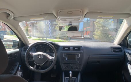 Volkswagen Jetta VI, 2015 год, 1 100 000 рублей, 2 фотография