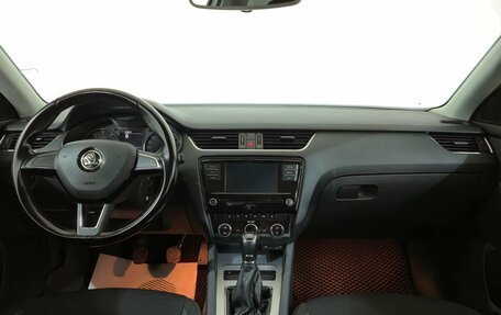 Skoda Octavia, 2017 год, 1 595 000 рублей, 10 фотография
