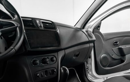 Renault Logan II, 2018 год, 795 000 рублей, 7 фотография