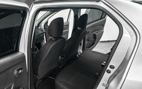 Renault Logan II, 2018 год, 795 000 рублей, 11 фотография