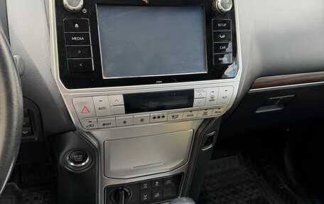 Toyota Land Cruiser Prado 150 рестайлинг 2, 2018 год, 4 650 000 рублей, 4 фотография