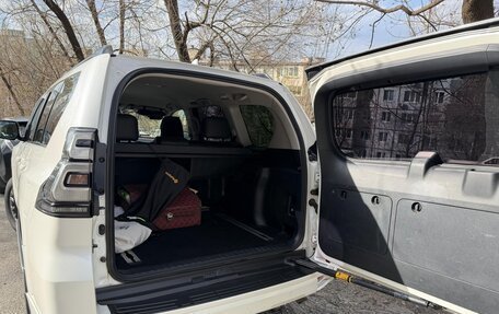 Toyota Land Cruiser Prado 150 рестайлинг 2, 2018 год, 4 650 000 рублей, 7 фотография