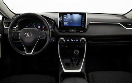 Toyota RAV4, 2020 год, 3 699 000 рублей, 10 фотография