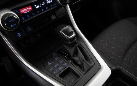 Toyota RAV4, 2020 год, 3 699 000 рублей, 13 фотография